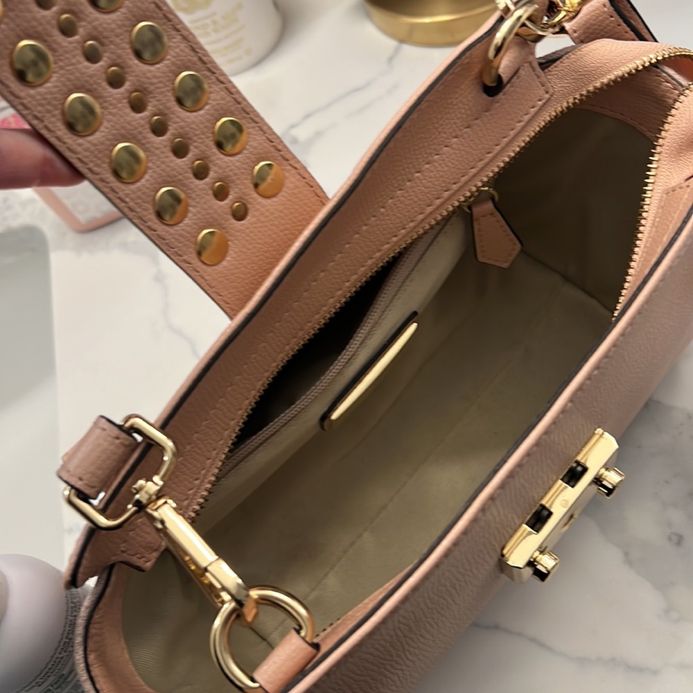 VALENTINO Kiki Rockstud Pebbled  Leather Crossbody Pink - Picture 5 of 8